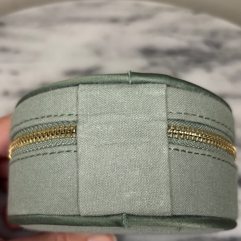 Sezane Green Jewelry Case with Gold Accents - Picture 4 of 11